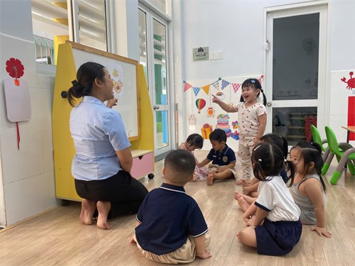 Hoạt động của các bé nhóm 25 - 36 tháng tuổi