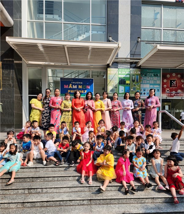 Nhà trường trong ngày làm việc đầu năm Giáp Thìn 2024; đoàn kết - nỗ lực hoàn thành tốt nhiệm vụ.