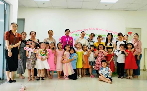 Mừng ngày quốc tế phụ nữ 08/03/2024 của các cháu khối Lớp Mẫu giáo 5-6 tuổi (Lớp Lá) năm học 2023-2024 tại Trường Mầm Non Phường 7 Quận 10. Đại diện ban lãnh đạo trường rất vui mừng khi được đón tiếp hội phụ huynh khối lớp lá trong dịp lễ năm nay…!
#mầm_Non_Phường_7_Quận_10
#mamnonp7q10
#mnphuong7q10
#ngàyquốctếphụnữ8_3
#Lớp_Lá_Mầm_Non_Phường7_Quận10