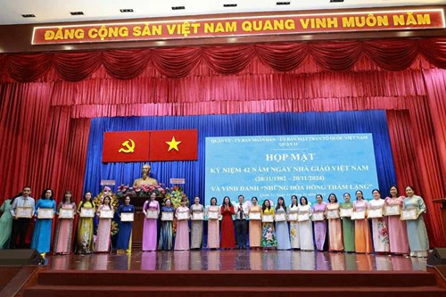 Chúc mừng tập thể Trường Mầm non Quận 11 và các cô nhận Bằng khen của Chủ tịch Uỷ ban nhân dân Thành phố Hồ Chí Minh.