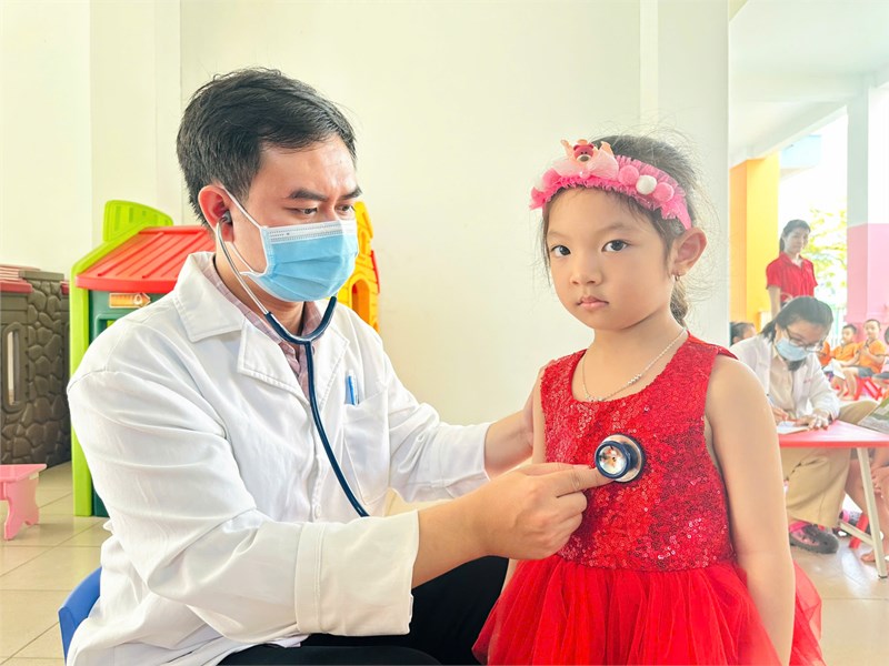 Khám sức khỏe học sinh