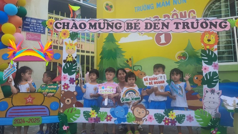 <a href="/hinh-anh-hoat-dong-le-hoi/cac-lop-huong-ung-ngay-hoi-dua-tre-den-truongnam-hoc-2024-2025/ctfull/100270/683153">Các lớp hưởng ứng Ngày hội đưa trẻ đến trường_Năm<span class=bacham>...</span></a>