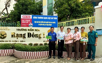 <a href="/hinh-anh-hoat-dong-le-hoi/khai-giang-nam-hoc-2024-2025-cua-truong-mam-non-rang-dong-1/ctfull/100270/683140">Khai giảng năm học 2024 - 2025 của Trường Mầm<span class=bacham>...</span></a>