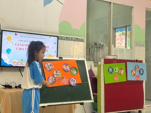 Chuyên đề “Giáo dục giới tính cho trẻ mầm non”.