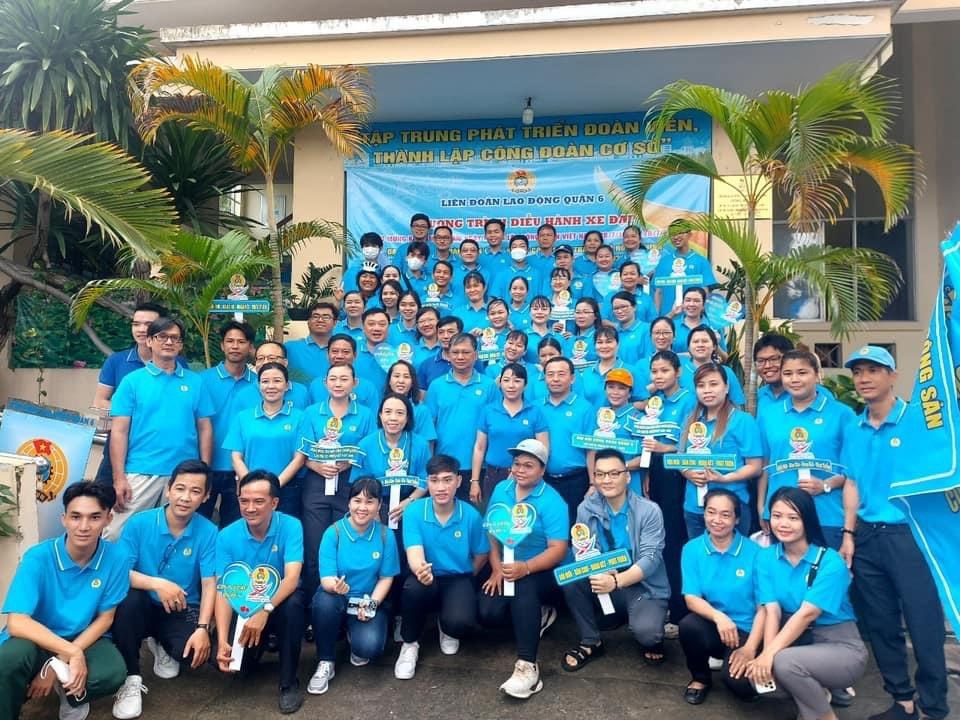 Sáng ngày 15/7/2023, Cô Nguyễn Thụy Thu Thảo - Giáo viên Trường Mầm non Rạng Đông Quận 6 tham gia diễu hành xe đạp Chào mừng 94 năm Ngày thành lập Công đoàn Việt Nam.