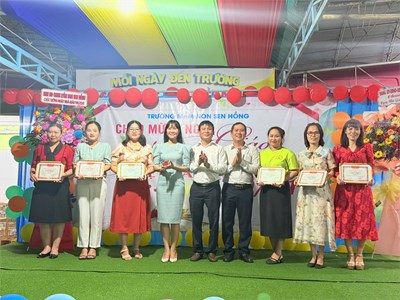 Trường MN Sen Hồng tổ chức Họp mặt kỷ niệm 42 năm ngày Nhà giáo Việt Nam 20/11/2024