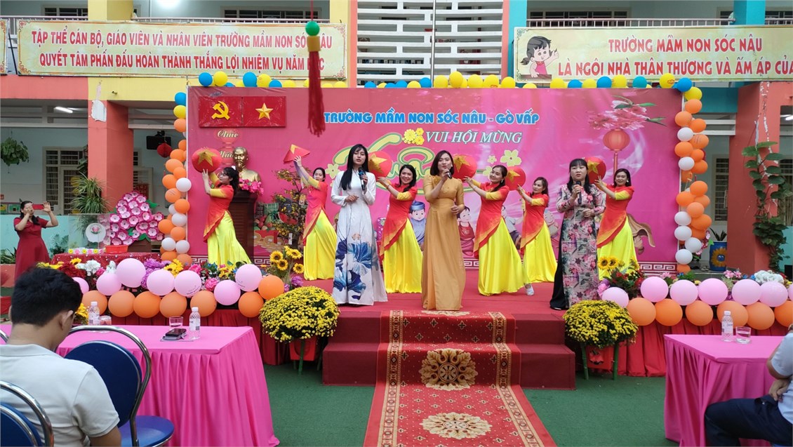Sinh hoạt CLB xuân của nhà trường