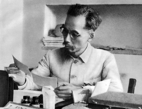 Bài thơ: Lịch sử nước ta