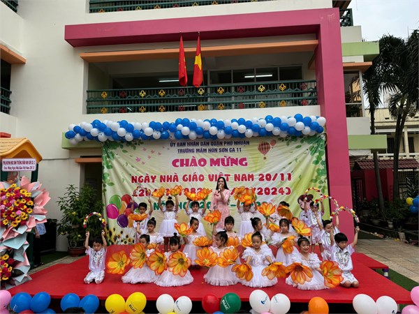 Các hoạt động giáo viên tổ chức cho trẻ 
Chào mừng 42 năm ngày Nhà Giáo Việt Nam (20/11/1982-20/11/2024)