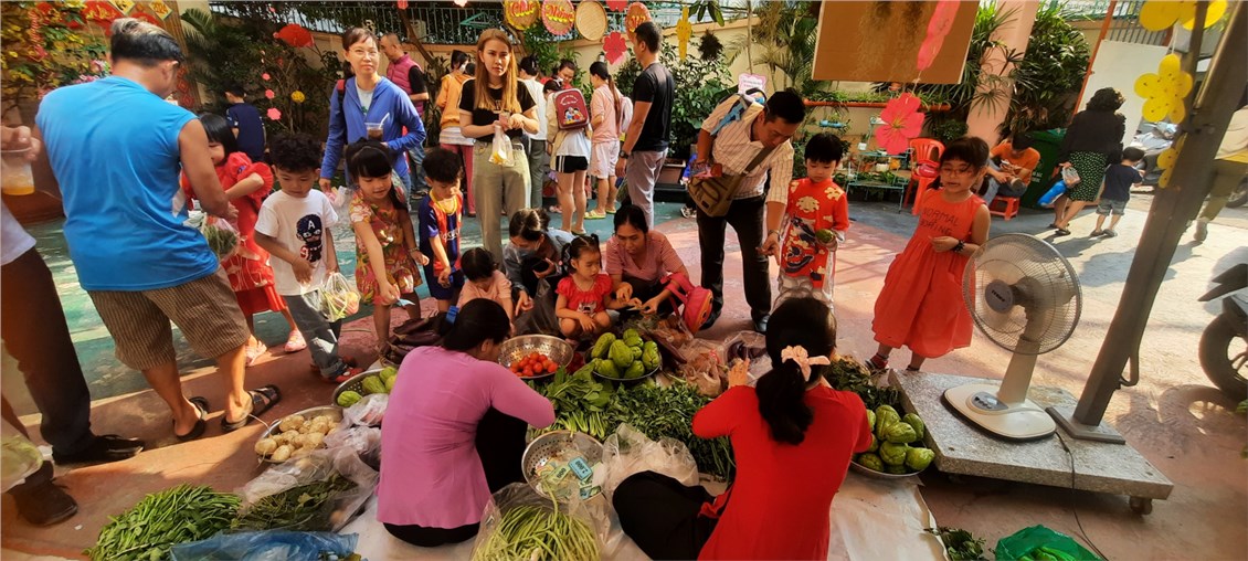 Các bé tham gia Lễ hội mùa xuân