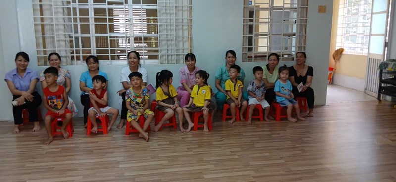 Trường Mầm non Sơn ca phối hợp Trạm y tế Phường 7 tiêm ngửa Sởi cho trẻ
