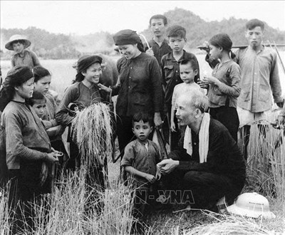 Kỷ niệm 94 năm Ngày truyền thống Mặt trận Tổ quốc Việt Nam (18/11/1930 - 18/11/2024) và Kỷ niệm 64 năm Ngày thành lập Mặt trận Dân tộc giải phóng miền Nam (20/12/1960 - 20/12/2024)