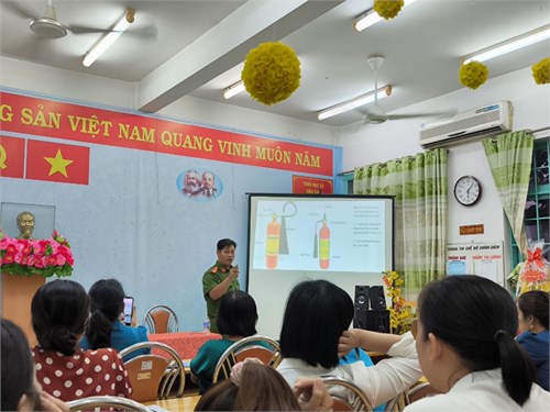 Tập huấn phòng cháy chữa cháy
năm học 2023 - 2024