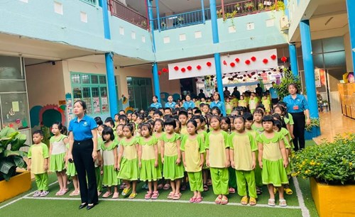 Thực hiện công văn số 433/LĐLĐ ngày 22/12/2022 về việc thực hiện  Mặc áo nhận diện Công đoàn Việt Nam .