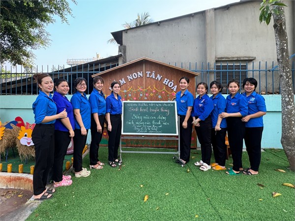 Chi đoàn Trường Mầm non Tân Hòa tổ chức sinh hoạt truyền thống nhân kỷ niệm ngày thành lập Đoàn 26/3.
