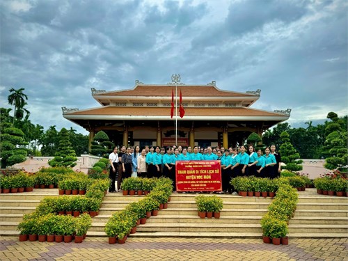 Trường Mầm non Tân Hòa tổ chức hoạt động  Về nguồn 