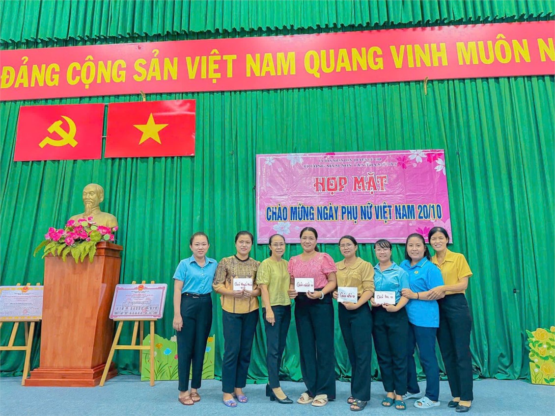 Họp mặt ngày Thành lập Hội Liên hiệp Phụ nữ Việt Nam (20/10/1930-20/10/2024)