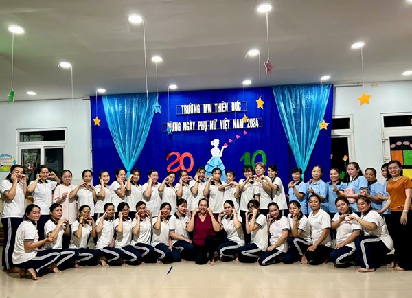 Hoạt động dành cho giáo viên, công nhân viên mừng ngày phụ nữ Việt Nam 20/10