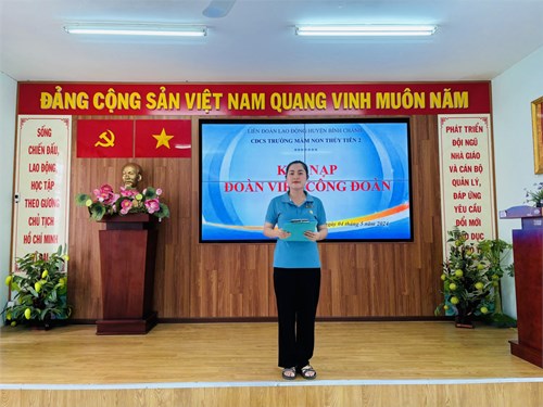 Công đoàn cơ sở Mầm non Thủy Tiên 2 tổ chức kết nạp công đoàn viên