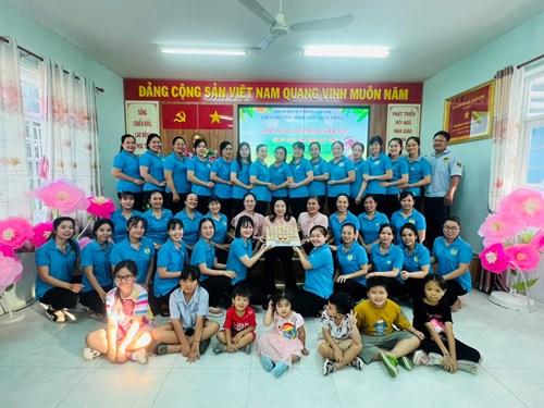 Toạ đàm “Lắng nghe trẻ em để chăm sóc và giáo dục trẻ em”