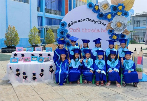 Lễ ra trường cho các bé lớp Lá năm học 2021-2022