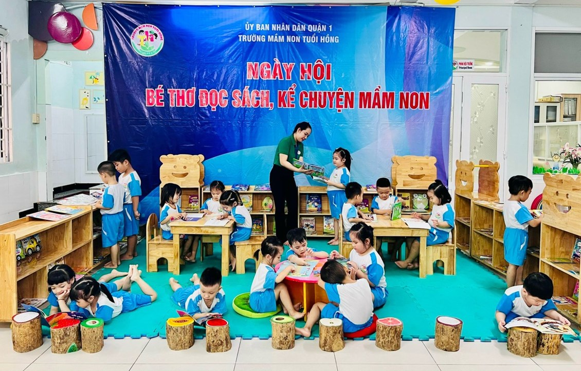 Trường Mầm non Tuổi Hồng tổ chức ngày Hội “Bé thơ đọc sách, kể chuyện mầm non 