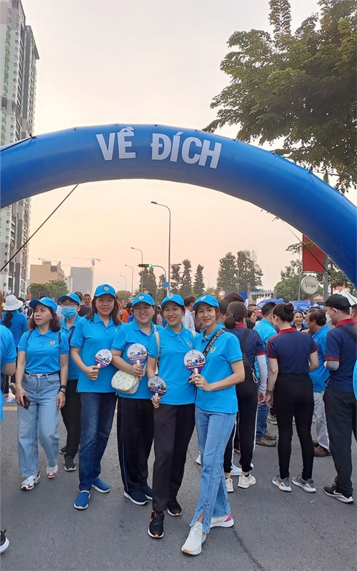 Sáng nay chủ nhật ngày 07/01/2023 CĐCS TRƯỜNG MẦM NON TUỔI THƠ 7 tham gia đi bộ đồng hành với chủ đề “Triệu bước chân một tấm lòng” tại Thành phố Thủ Đức!