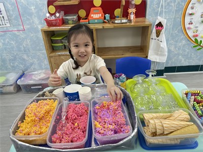 Hoạt động vui chơi trong lớp của các bé lớp 4A (Mẫu giáo 4-5 tuổi)