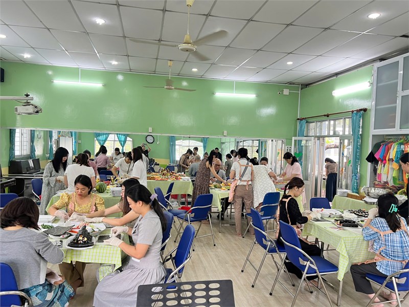 Sáng ngày 19/11/2024 - Trường Mầm non Tuổi Thơ 7 tổ chức các hoạt động chào mừng 42 năm ngày Nhà giáo Việt Nam 20/11 (20/11/1982 - 20/11/2024).