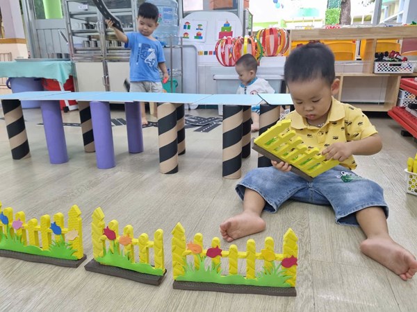 Cùng vui chơi, giải trí với các em bé nhỏ dễ thương, đáng yêu nhé
