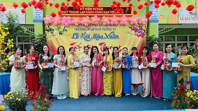 Sinh hoạt Câu lạc bộ Mừng Đảng - Mừng Xuân
