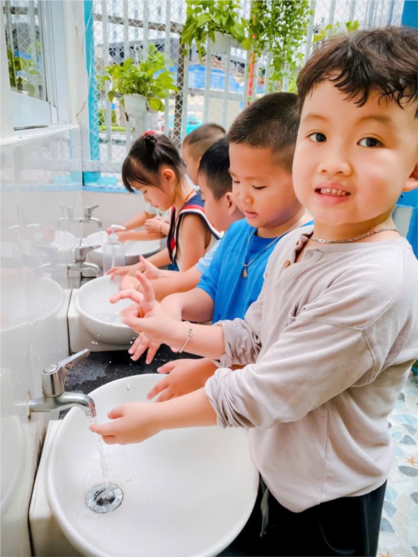 Trường Mầm non Vàng Anh tăng cường công tác phòng chống dịch bệnh