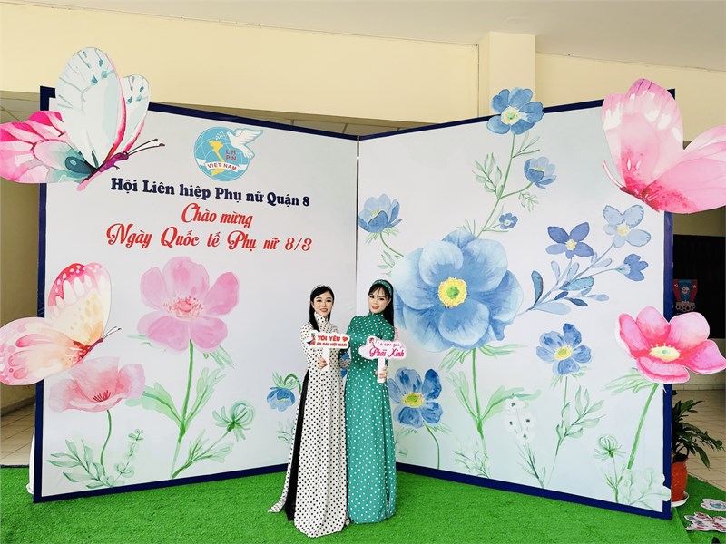 Trường mầm non vàng anh – quận 8 tham gia trình diễn áo dài trong buổi họp mặt kỷ niệm 114 năm ngày quốc tế phụ nữ 8/3 và 1984 năm cuộc khởi nghĩa hai bà trưng do hội liên hiệp phụ nữ quận 8 tổ chức tại trung tâm chính trị quận 8./.