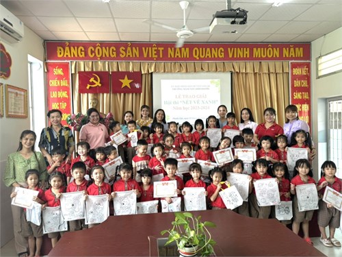 Trao giải  hội thi nét vẽ xanh  năm học: 2023-2024