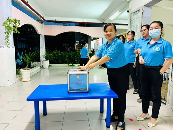 Vận động CB,GV, NV, Phụ huynh và trẻ Ủng hộ Đồng bào các Tỉnh miềm Bắc bị ảnh hưởng cơn bão số 3 (Bão YaGi)