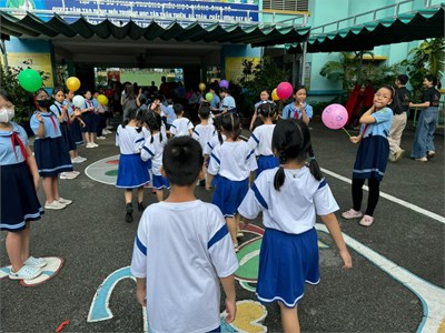 Trường Mầm non Vành Khuyên 1 - Buổi tham quan trải nghiệm của các bé lớp Lá tại trường Tiểu học Giồng Ông Tố.