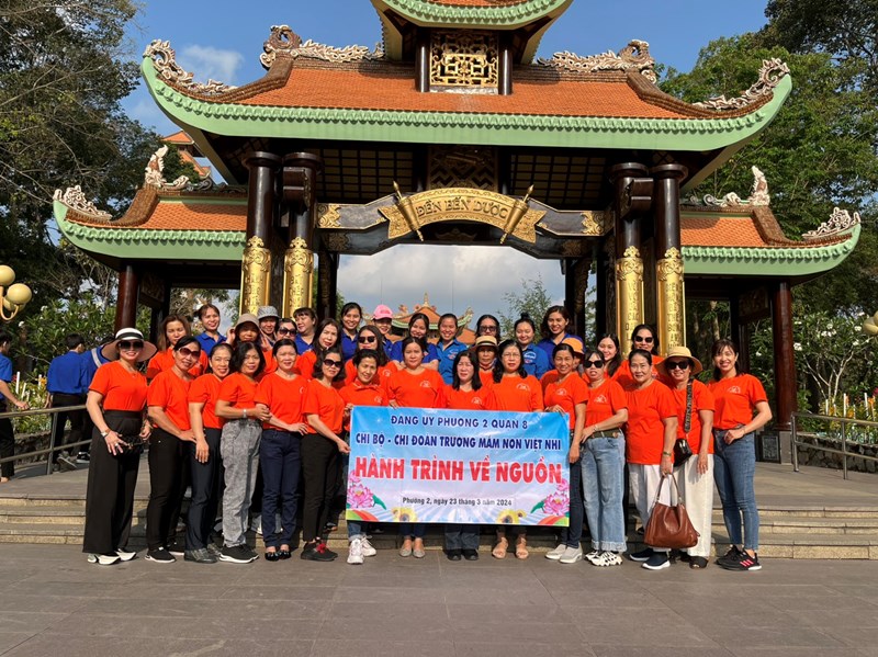 Hành trình về nguồn 2024