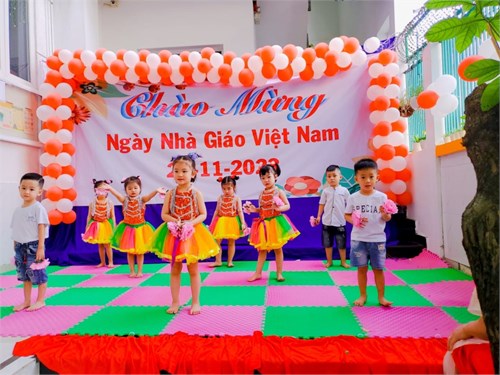 Trường Mầm Non Sao Việt Tổ Chức Hoạt Động 20-11