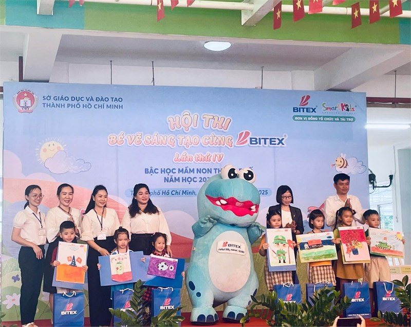🌟🎨 Tự Hào Chú Ong Nhỏ Phúc Long  - Tỏa Sáng Tài Năng Hội Họa 🎨🌟