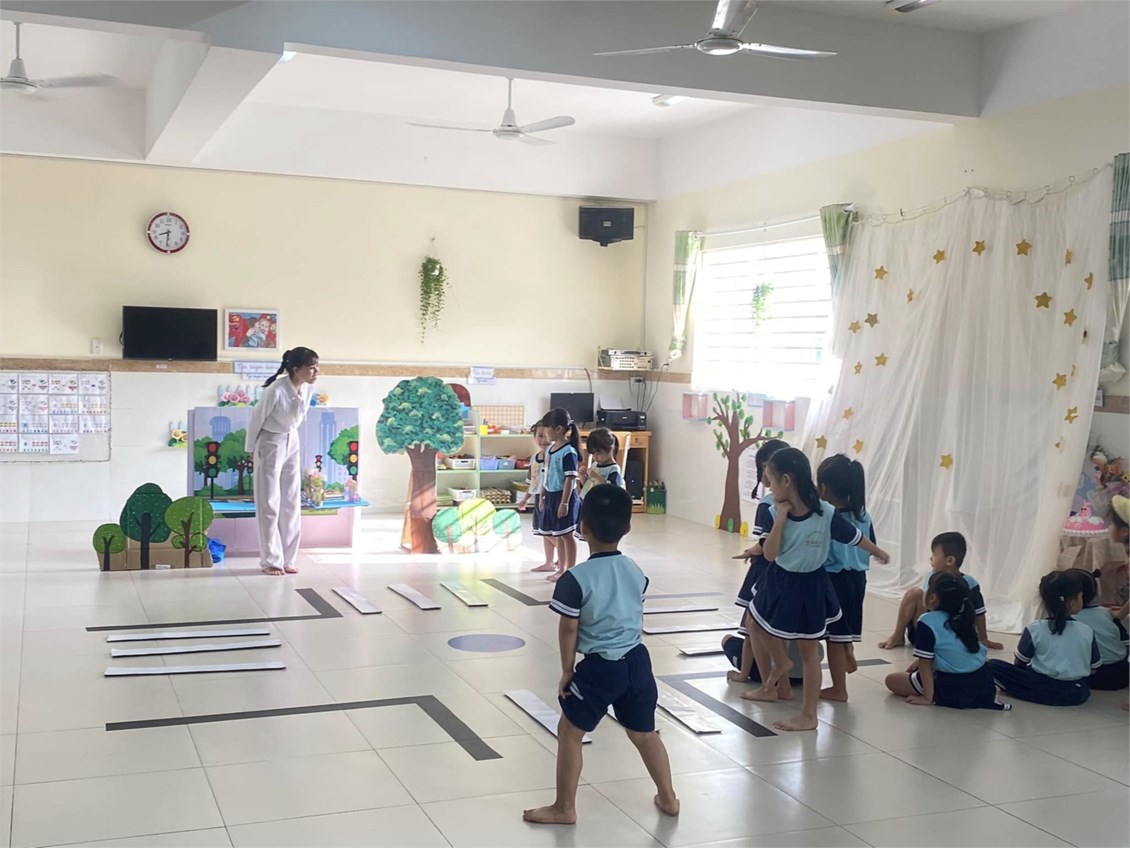 Hội thi giáo viên giỏi cấp huyện năm học 2024-2025 - Cô Nguyễn Thị Hoài Thương- lớp Lá 1