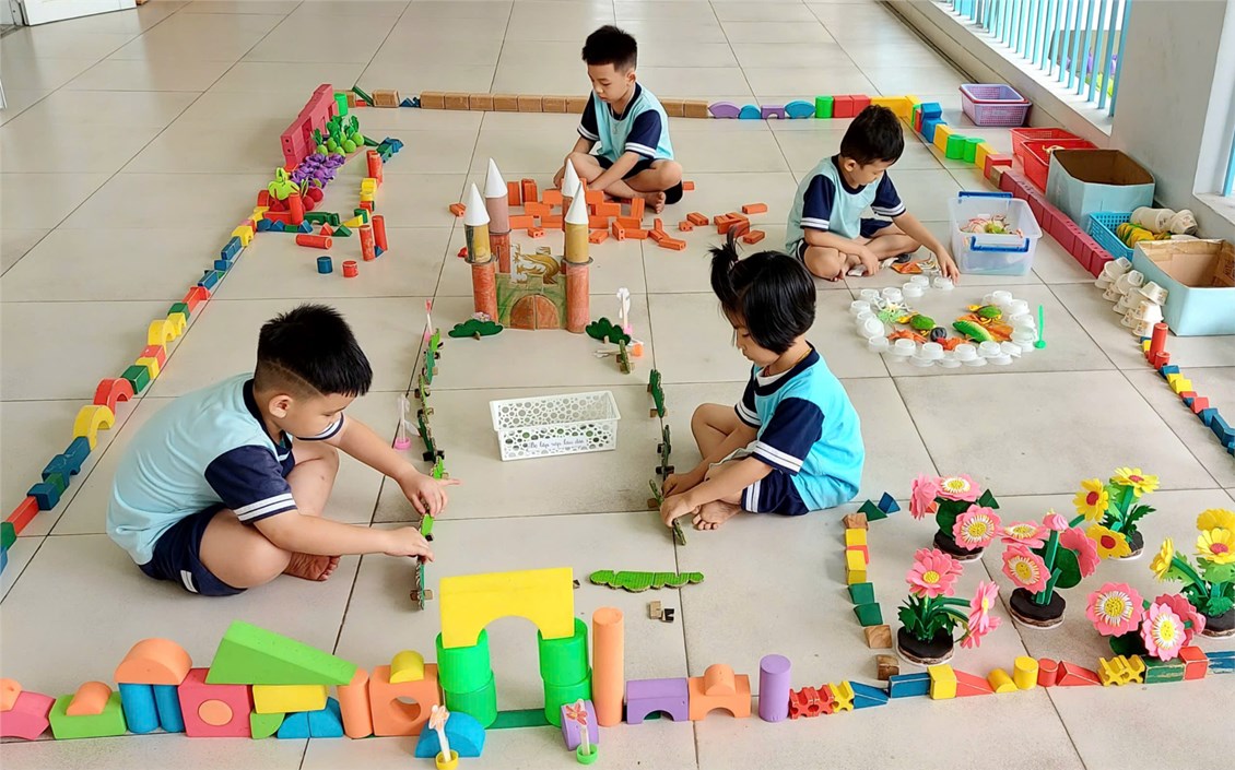 Hoạt động chơi góc của các bé lớp Lá 3 NH 2024 - 2025