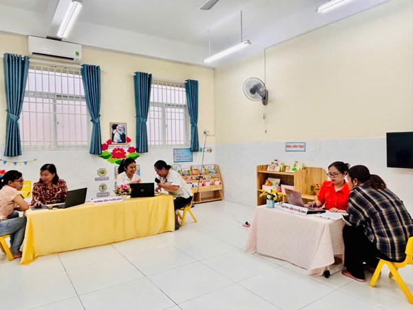 Trường Mầm non 2B hướng dẫn phụ huynh khối lá tuyển sinh vào lớp Một