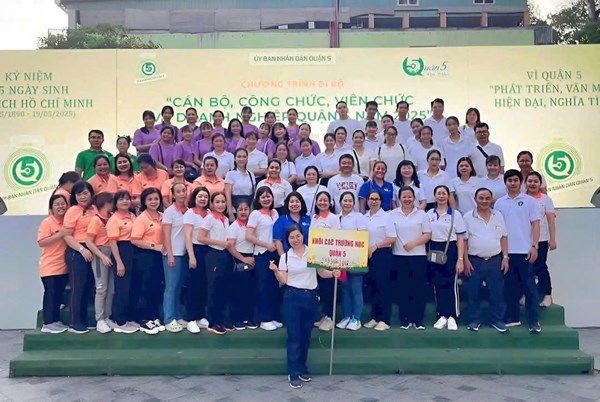 Trường Mầm non 2B tham gia đi bộ dồng hành do Quận 5 tổ chức