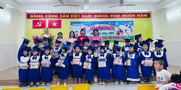 Văn nghệ tổng kết năm học 2024 - 2025