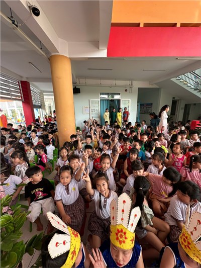 Các bé tham gia lễ giỗ Quốc Tổ Hùng Vương lớp Vành Khuyên 4
