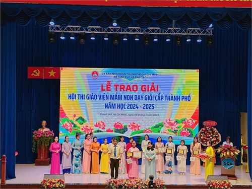 Cô Phan Thị Kim Thuỳ - Giáo viên Trường Mầm non Bé Ngoan 1 đạt giải Nhì Hội thi Giáo viên dạy giỏi bậc học mầm non cấp Thành phố