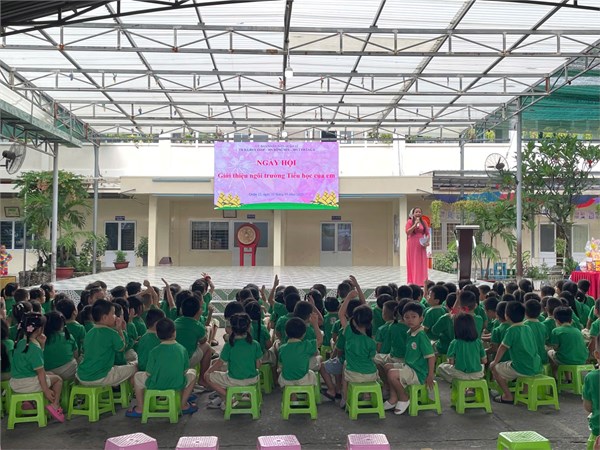 Tham quan trường tiểu học Hà Huy Giáp, Quận 12