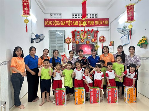 Sẻ chia đón tết - Gắn kết yêu thương năm 2025