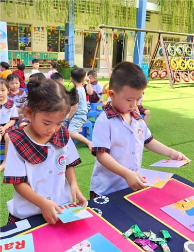 Ngày hội tiếng anh - Cùng bé khám phá ngôn ngữ mới