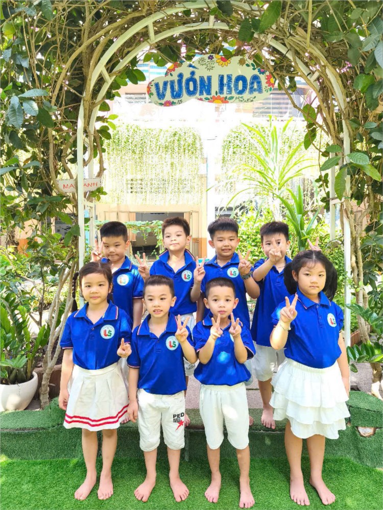 Khoảnh khắc kỷ yếu lớp Lá 5